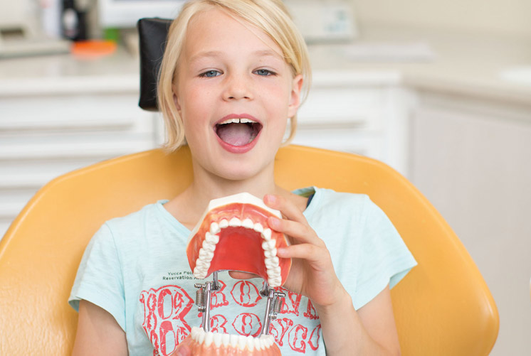 Ästhetische Zahnheilkunde / Invisalign